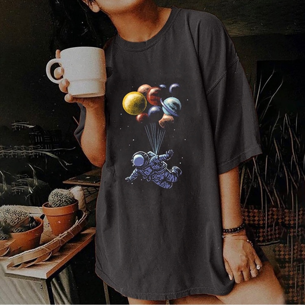 Graphics Tee Astronaut 🧑‍🚀 🎈